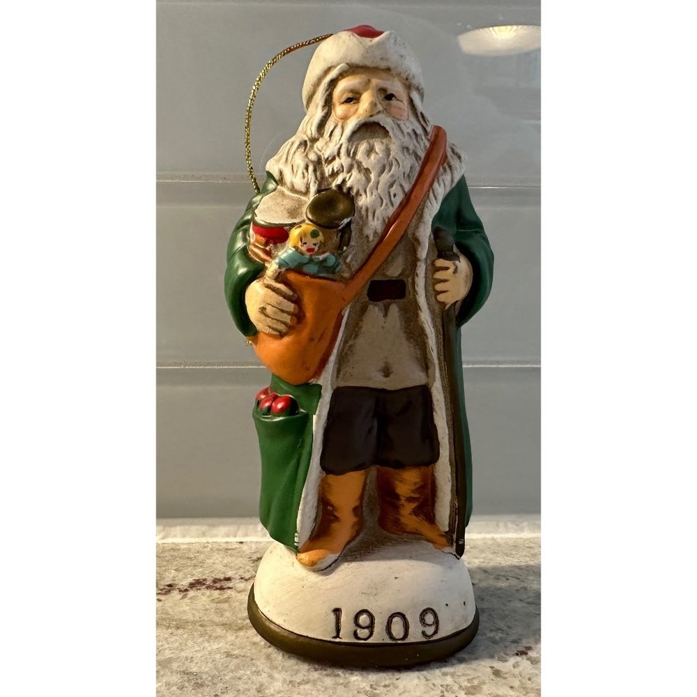 1909 Santa Claus Rendition Figurine Ornament